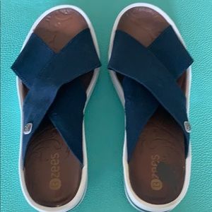 Zees slip on casual shoes size 6